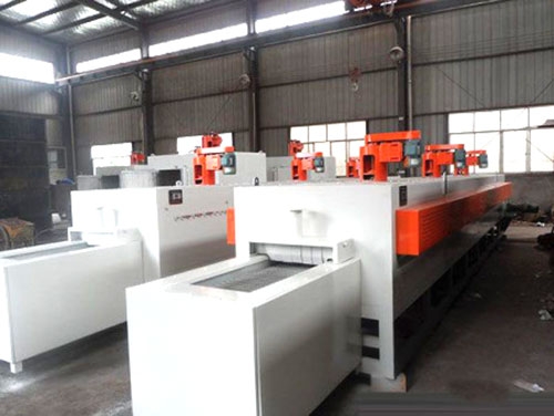 Net belt tempering furnace