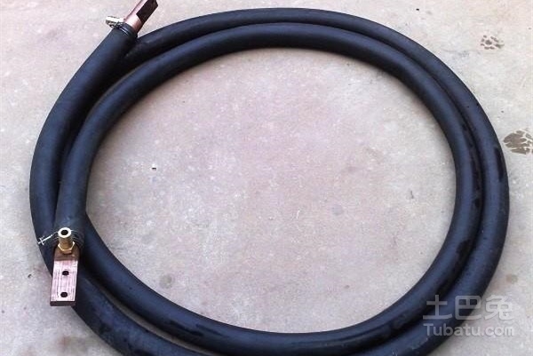 Water cooled cable